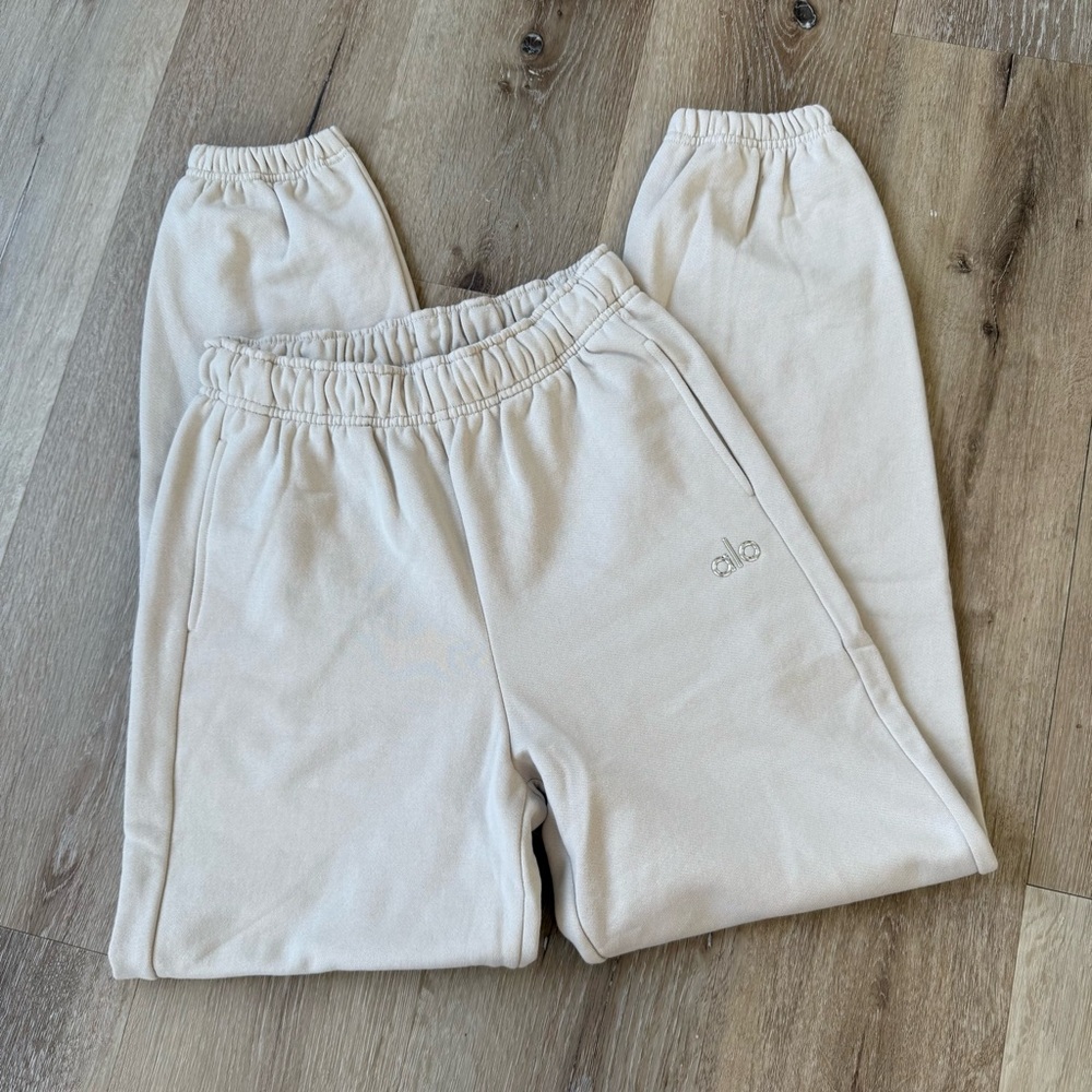 Alo Yoga Accolade Sweatpant - Bone